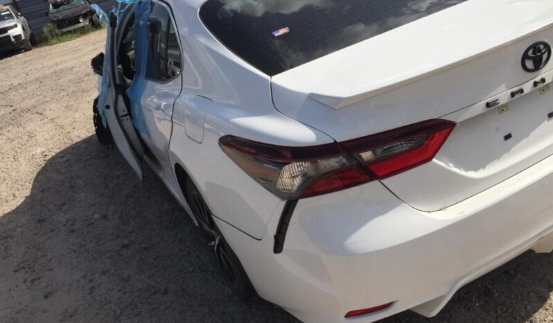 
								Salvaged Cars 2023 Toyota Camry full									