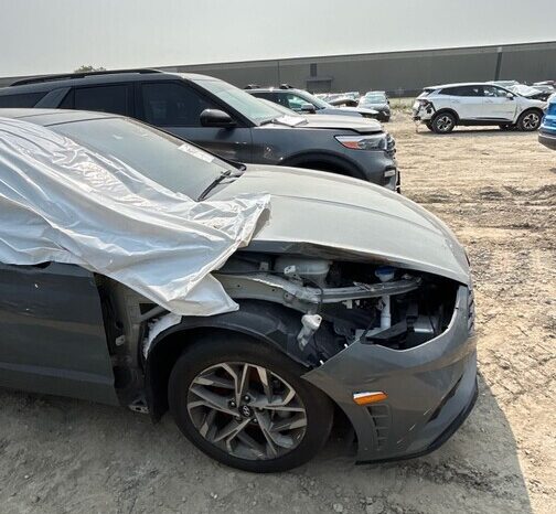 
								Salvaged Cars 2023 Hyundai Sonata full									