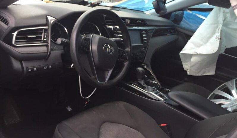 
								Salvaged Cars 2019 Toyota Camry full									