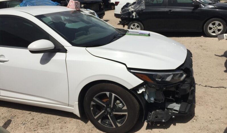 
								Salvaged Cars 2025 Nissan Sentra full									