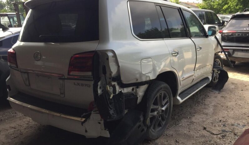 
								Salvaged Cars 2015 Lexus LX full									