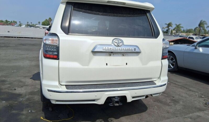
								Salvaged Cars 2016 Toyota 4-Runner full									