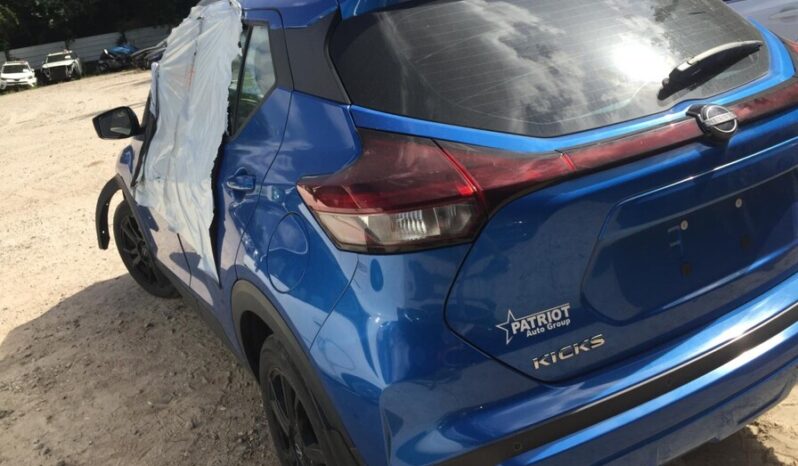 
								Salvaged Cars 2023 Nissan kicks full									
