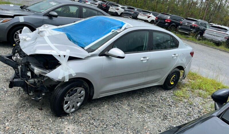 
								Salvaged Cars 2022 Kia Rio full									