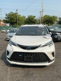 Salvaged Cars 2023 Toyota Sienna