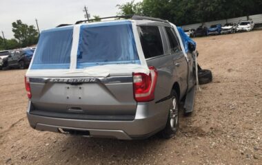 Salvaged Cars 2021 Ford Expedition