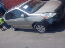 Salvaged Cars 2004 Toyota Sienna