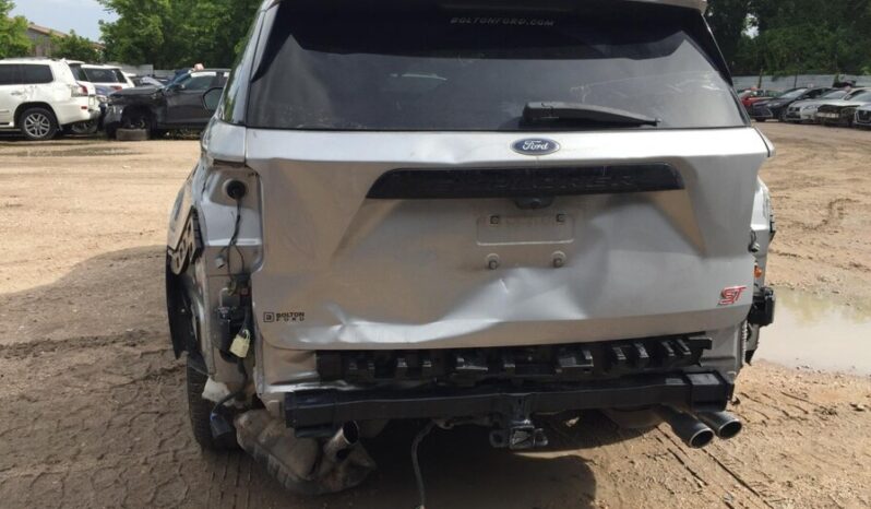 
								Salvaged Cars 2022 Ford Explorer full									