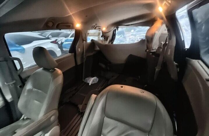 
								Salvaged Cars 2020 Toyota Sienna full									