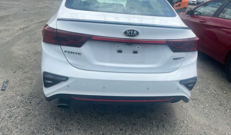 
								Salvaged Cars 2021 Kia Forte full									
