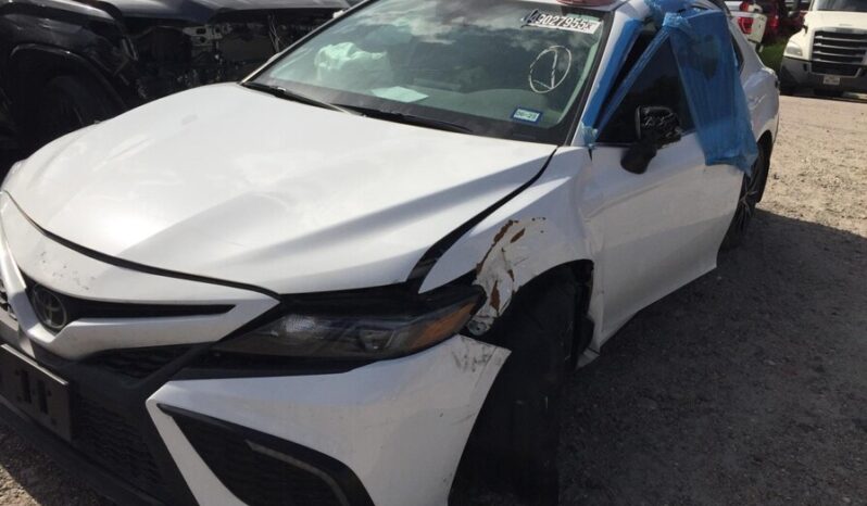 
								Salvaged Cars 2023 Toyota Camry full									