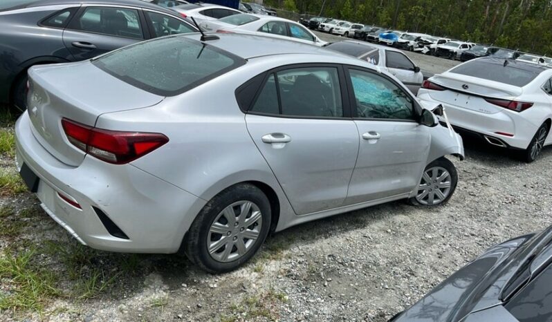 
								Salvaged Cars 2022 Kia Rio full									