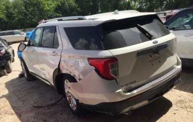 Salvaged Cars 2021 Ford Explorer