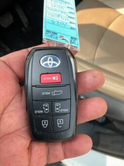 Salvaged Cars 2023 Toyota Sienna