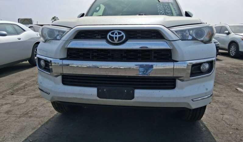 
								Salvaged Cars 2016 Toyota 4-Runner full									