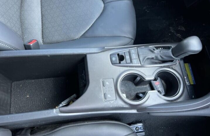 
								Salvaged Cars 2024 Toyota Camry full									