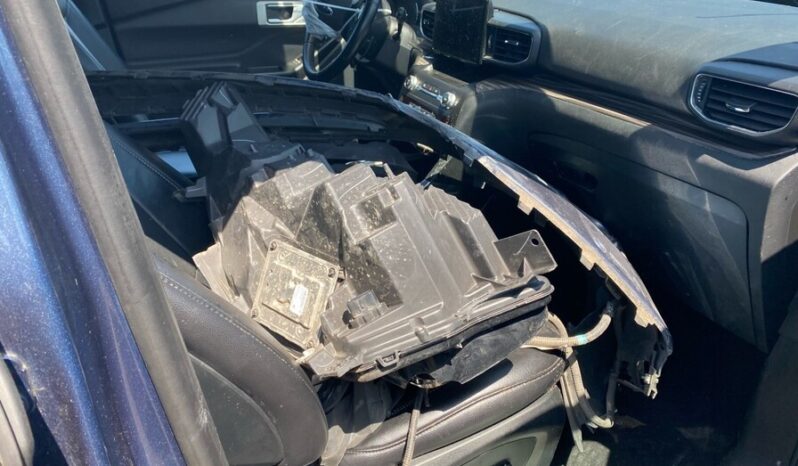 
								Salvaged Cars 2020 Ford Explorer full									