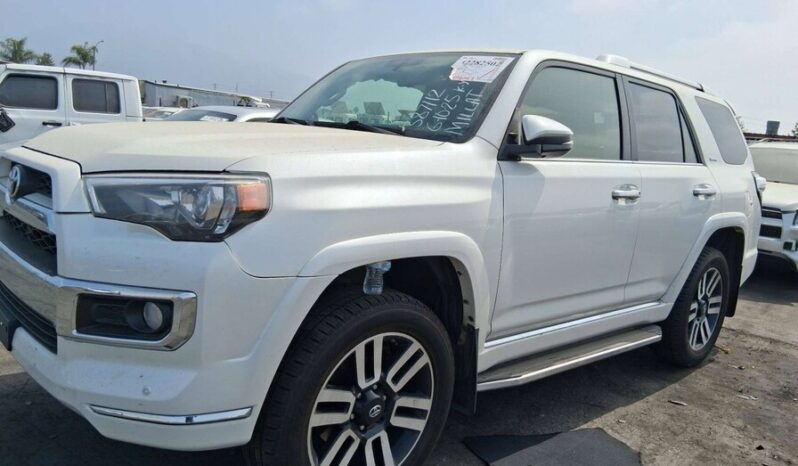 
								Salvaged Cars 2016 Toyota 4-Runner full									