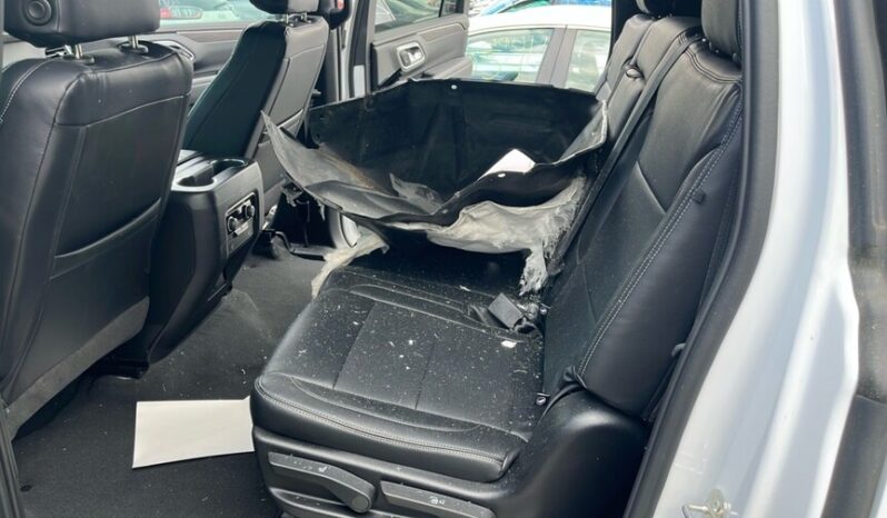 
								Salvaged Cars 2024 Chevrolet SUBURBAN 4WD LS full									