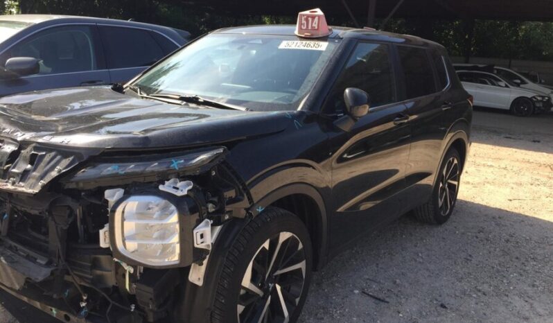 
								Salvaged Cars 2024 MITSUBISHI Outlander full									