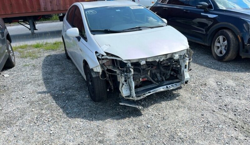 
								Salvaged Cars 2015 Toyota Prius full									
