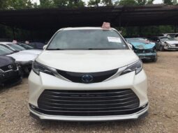 Salvaged Cars 2021 Toyota Sienna