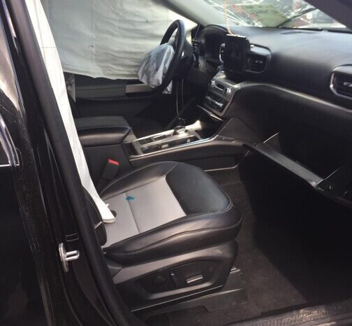 
								Salvaged Cars 2023 Ford Explorer full									