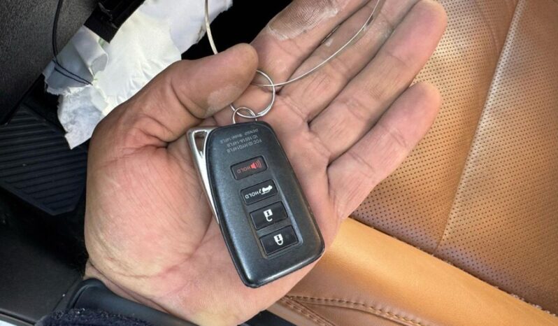 
								Salvaged Cars 2022 Lexus RX 350 full									
