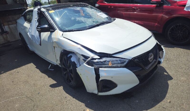
								Salvaged Cars 2023 Nissan Maxima full									