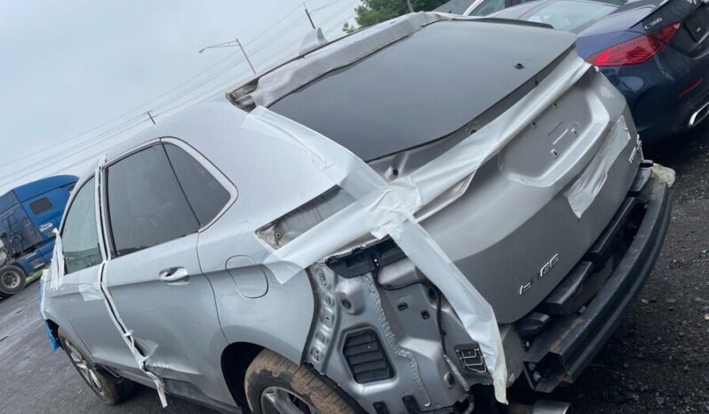 
								Salvaged Cars 2017 Ford Edge full									