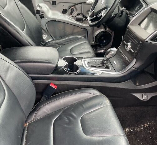
								Salvaged Cars 2017 Ford Edge full									