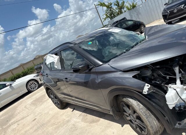 
								Salvaged Cars 2023 Nissan kicks full									