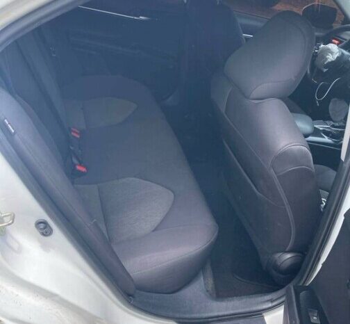 
								Salvaged Cars 2020 Toyota Camry full									