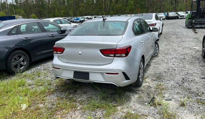 
								Salvaged Cars 2022 Kia Rio full									