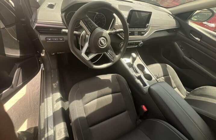 
								Salvaged Cars 2025 Nissan Altima full									