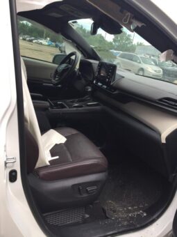 Salvaged Cars 2021 Toyota Sienna