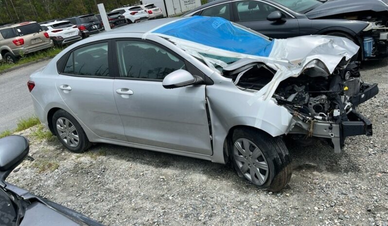 
								Salvaged Cars 2022 Kia Rio full									