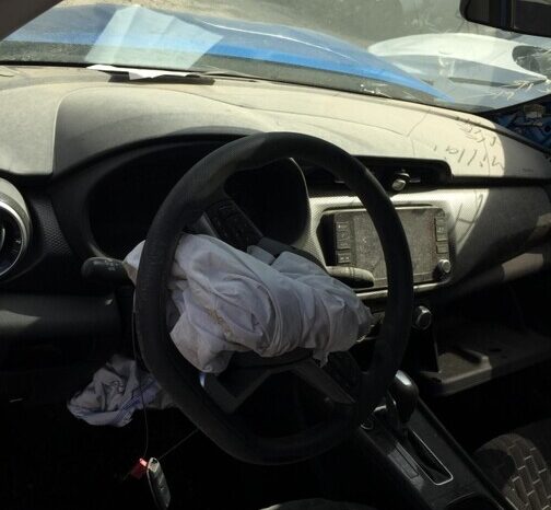 
								Salvaged Cars 2023 Nissan kicks full									