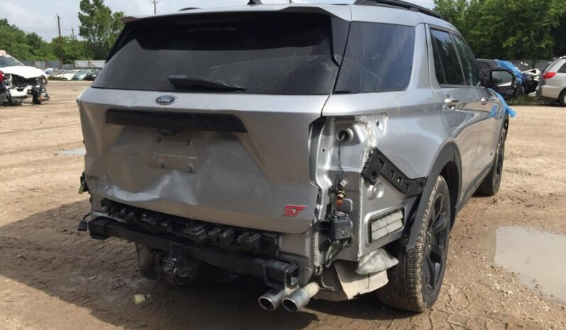 
								Salvaged Cars 2022 Ford Explorer full									