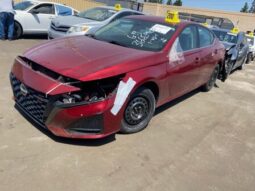 Salvaged Cars 2023 Nissan Altima