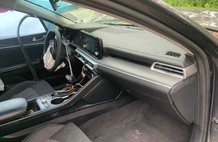 
								Salvaged Cars 2021 Kia k5 full									