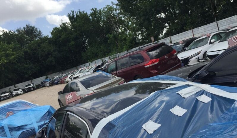 
								Salvaged Cars 2019 Toyota Camry full									