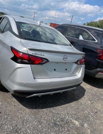 
								Salvaged Cars 2024 Nissan Versa full									
