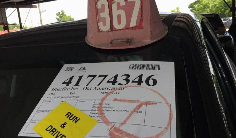
								Salvaged Cars 2022 Kia Sorento full									
