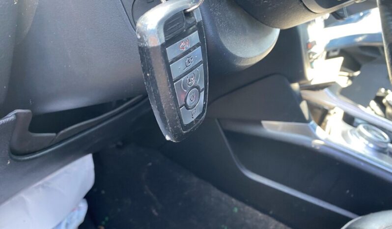 
								Salvaged Cars 2020 Ford Explorer full									