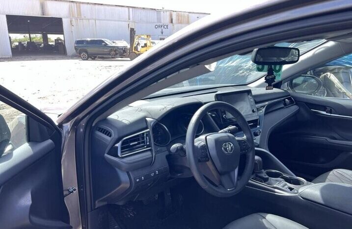 
								Salvaged Cars 2024 Toyota Camry full									