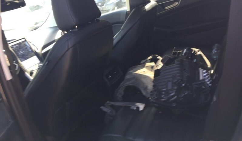 
								Salvaged Cars 2024 Ford Edge full									
