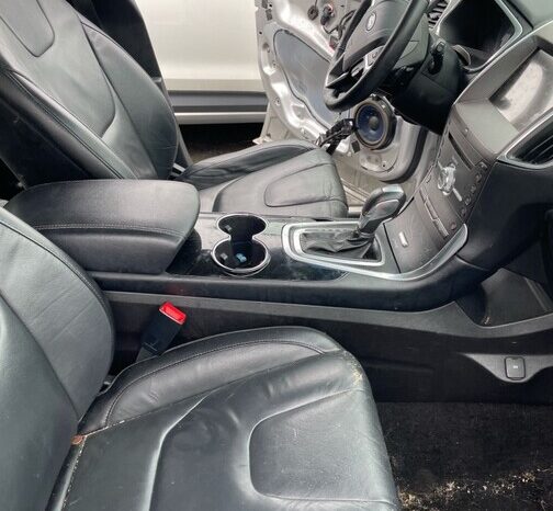 
								Salvaged Cars 2017 Ford Edge full									