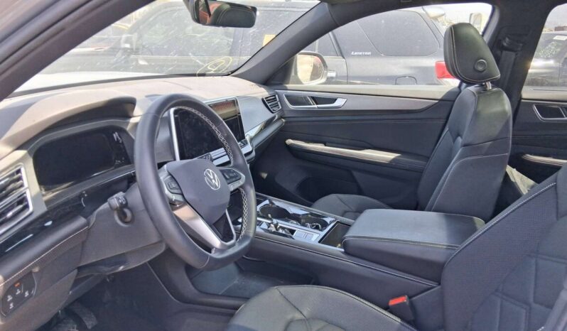 
								Salvaged Cars 2024 Volkswagen Atlas Cross Sport full									