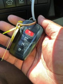 
										Salvaged Cars 2024 Toyota Camry full									